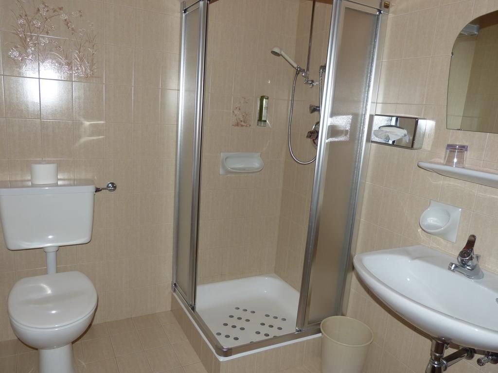 Haus Christl Bed & Breakfast Lana Luaran gambar